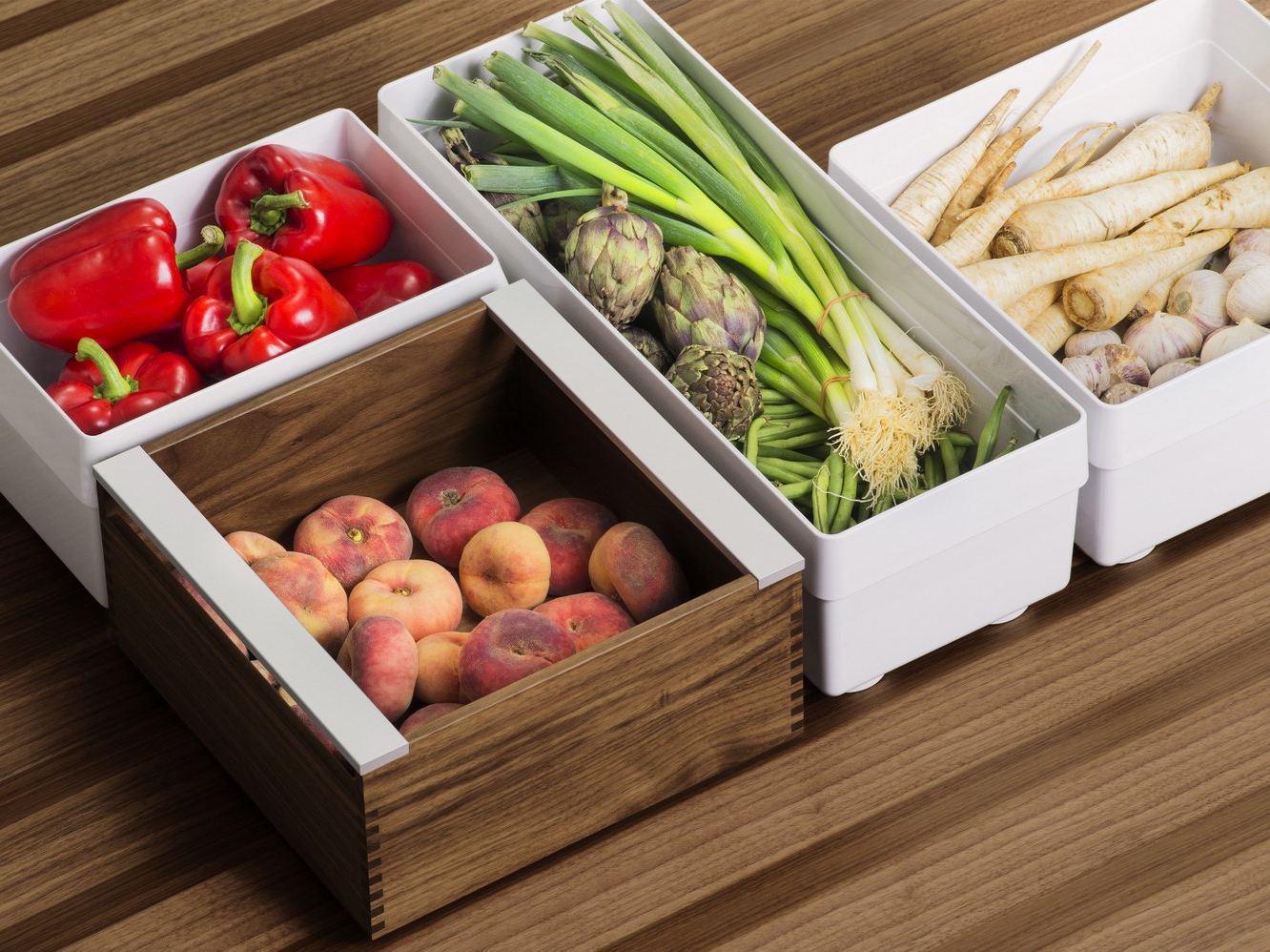 Овощи и фрукты в ящиках